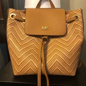 Michael kors junie back pack